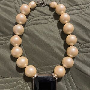 Elegant “Midnight Pearl” Necklace